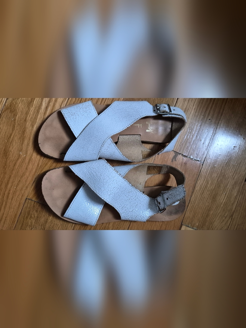Women’s Cracked-Texture Leather White Cross-Strap Sandals